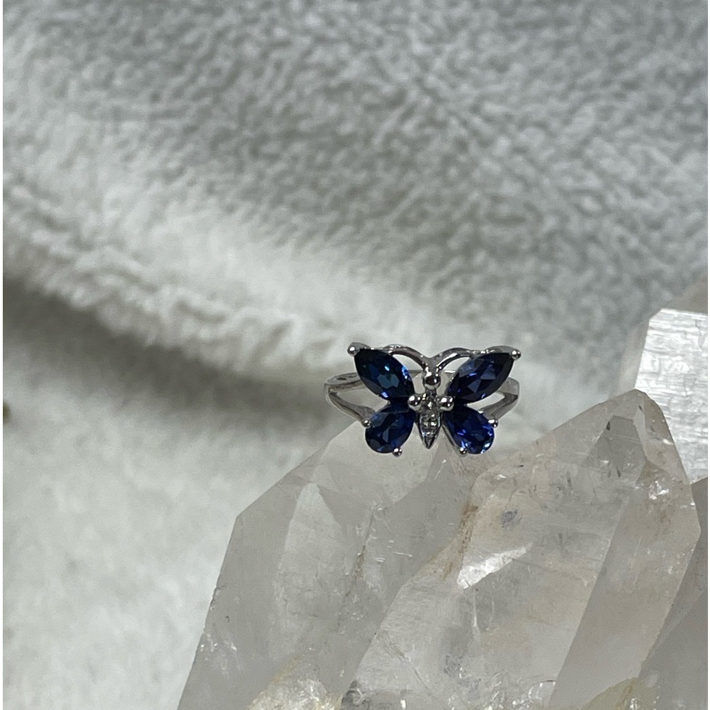 Elegant Silver and Blue Butterfly Ring - Picture 2 of 10